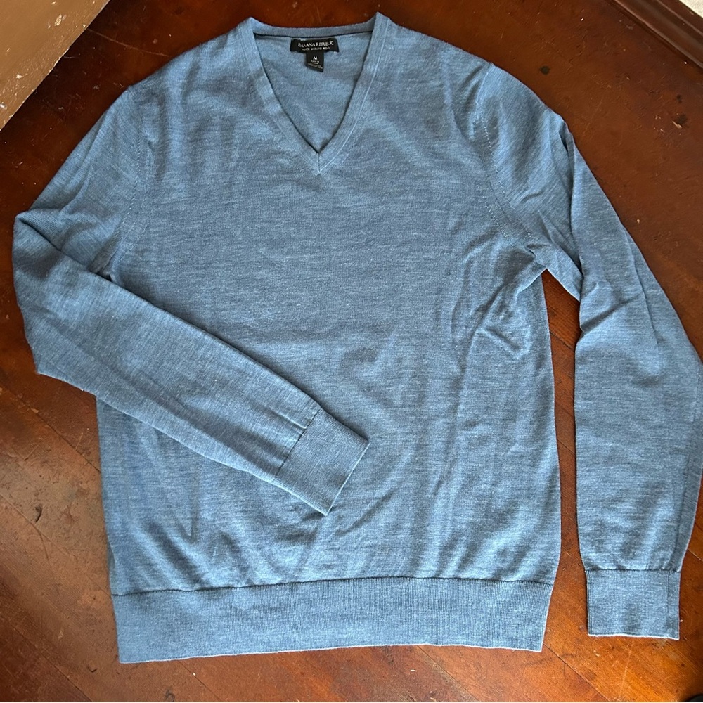 Banana Republic 100% Merino Wool V-Neck Sweater